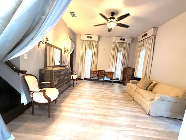 1009 S Indian River Drive, Fort Pierce, FL 34950