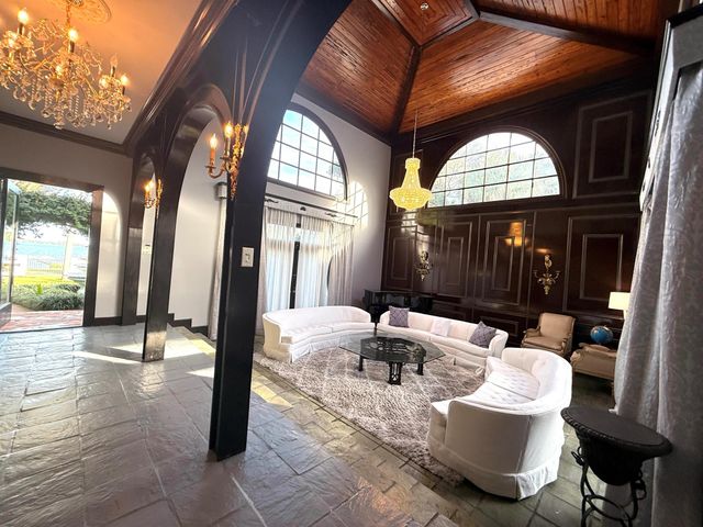 1009 S Indian River Drive, Fort Pierce, FL 34950