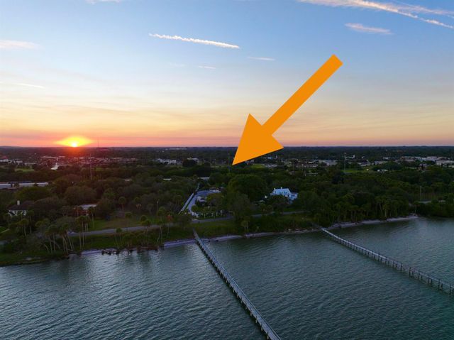 1009 S Indian River Drive, Fort Pierce, FL 34950