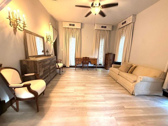 1009 S Indian River Drive, Fort Pierce, FL 34950