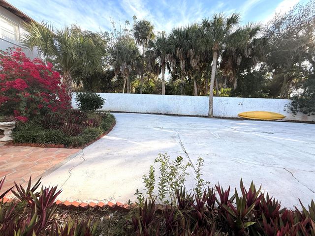 1009 S Indian River Drive, Fort Pierce, FL 34950