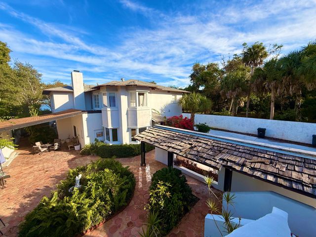 1009 S Indian River Drive, Fort Pierce, FL 34950