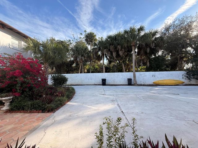 1009 S Indian River Drive, Fort Pierce, FL 34950