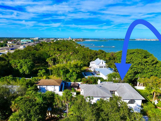 1009 S Indian River Drive, Fort Pierce, FL 34950