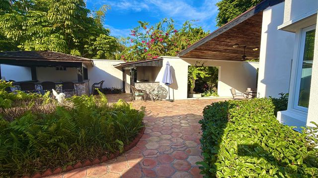 1009 S Indian River Drive, Fort Pierce, FL 34950