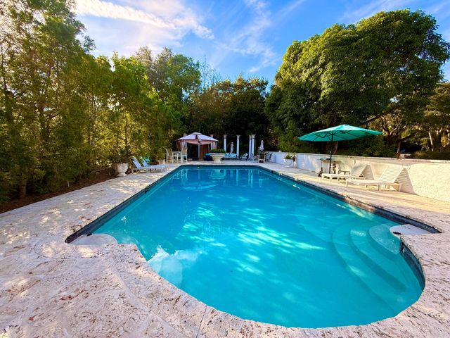 1009 S Indian River Drive, Fort Pierce, FL 34950