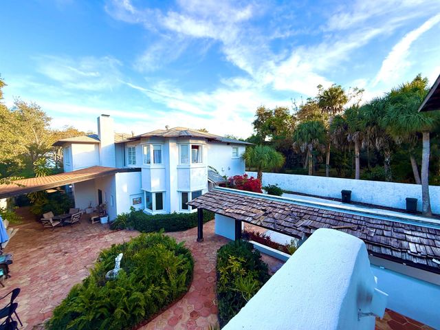 1009 S Indian River Drive, Fort Pierce, FL 34950