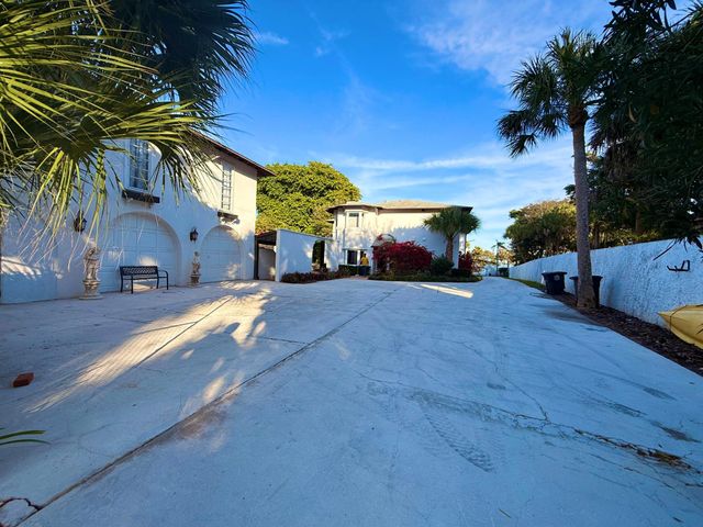 1009 S Indian River Drive, Fort Pierce, FL 34950