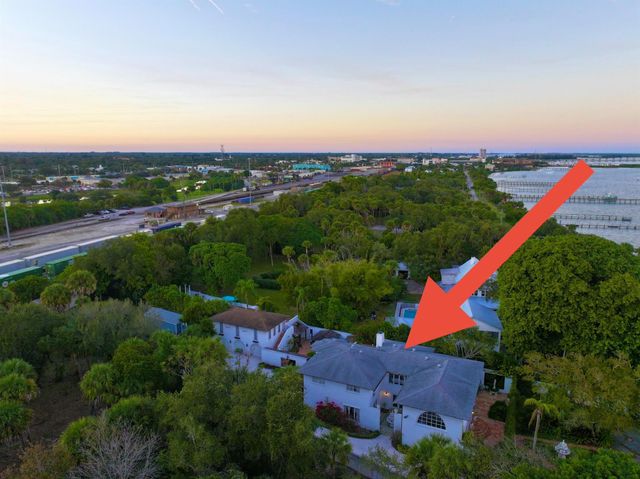 1009 S Indian River Drive, Fort Pierce, FL 34950