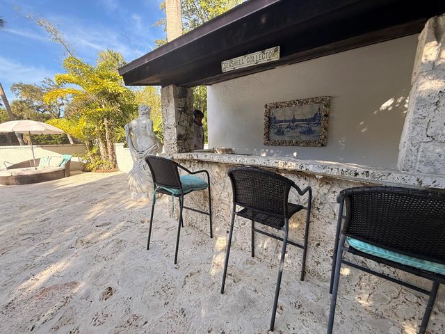 1009 S Indian River Drive, Fort Pierce, FL 34950