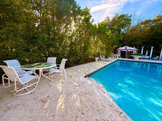 1009 S Indian River Drive, Fort Pierce, FL 34950