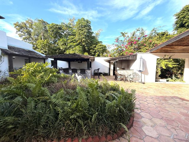 1009 S Indian River Drive, Fort Pierce, FL 34950