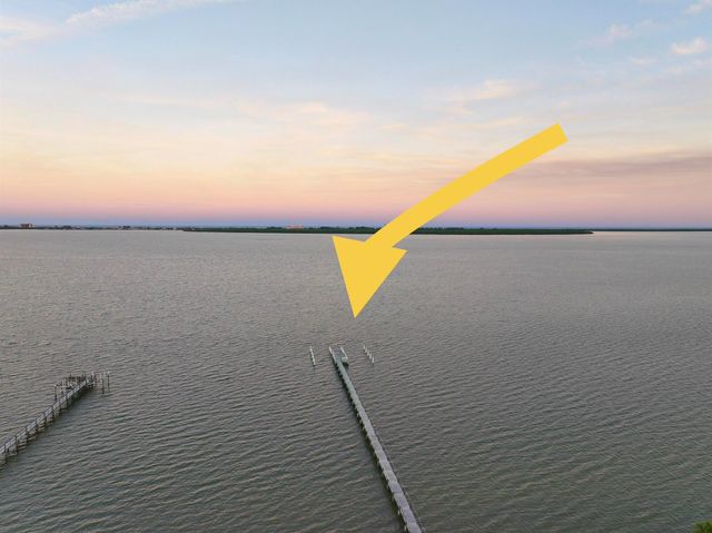 1009 S Indian River Drive, Fort Pierce, FL 34950