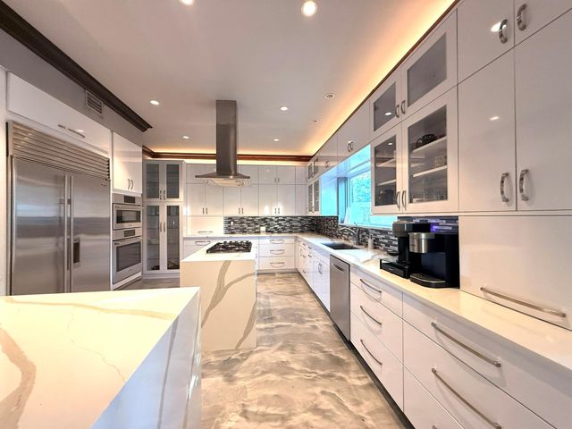 1009 S Indian River Drive, Fort Pierce, FL 34950