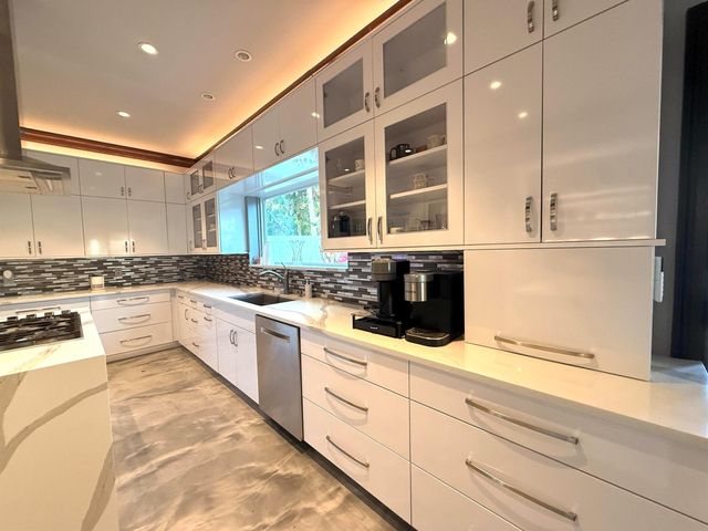 1009 S Indian River Drive, Fort Pierce, FL 34950