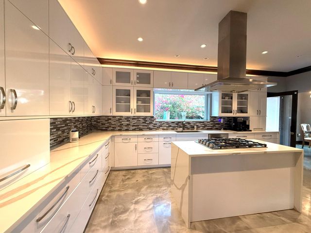 1009 S Indian River Drive, Fort Pierce, FL 34950