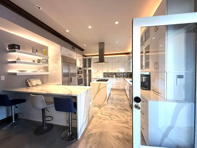 1009 S Indian River Drive, Fort Pierce, FL 34950