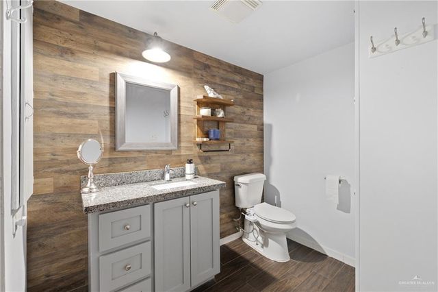 101 W Upas W Avenue, Mcallen, TX 78501