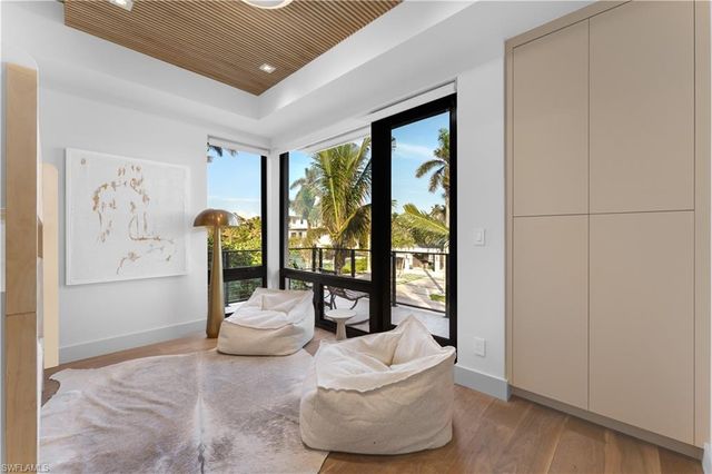 1100 Sandpiper ST, Naples, FL 34102