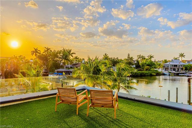 1100 Sandpiper ST, Naples, FL 34102