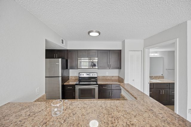 2213 Grand Cayman Court 1135, Kissimmee, FL 34741