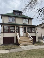 836 Pine Street, Wyandotte, MI 48192