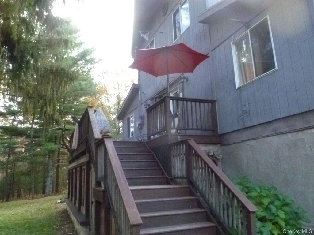 624 Huckleberry Turnpike, Marlboro, NY 12542