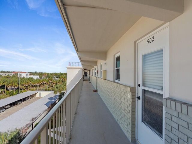 2333 Indian River Boulevard 502, Vero Beach, FL 32960