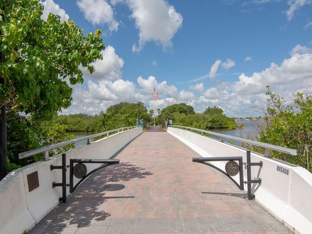 2333 Indian River Boulevard 502, Vero Beach, FL 32960