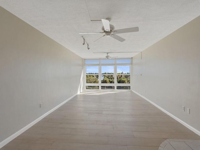 2333 Indian River Boulevard 502, Vero Beach, FL 32960