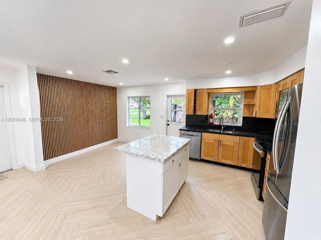 1701 N 46th Avenue 1701, Hollywood, FL 33021