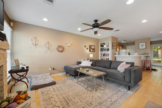 6900 E Riverside DR 12, Austin, TX 78741