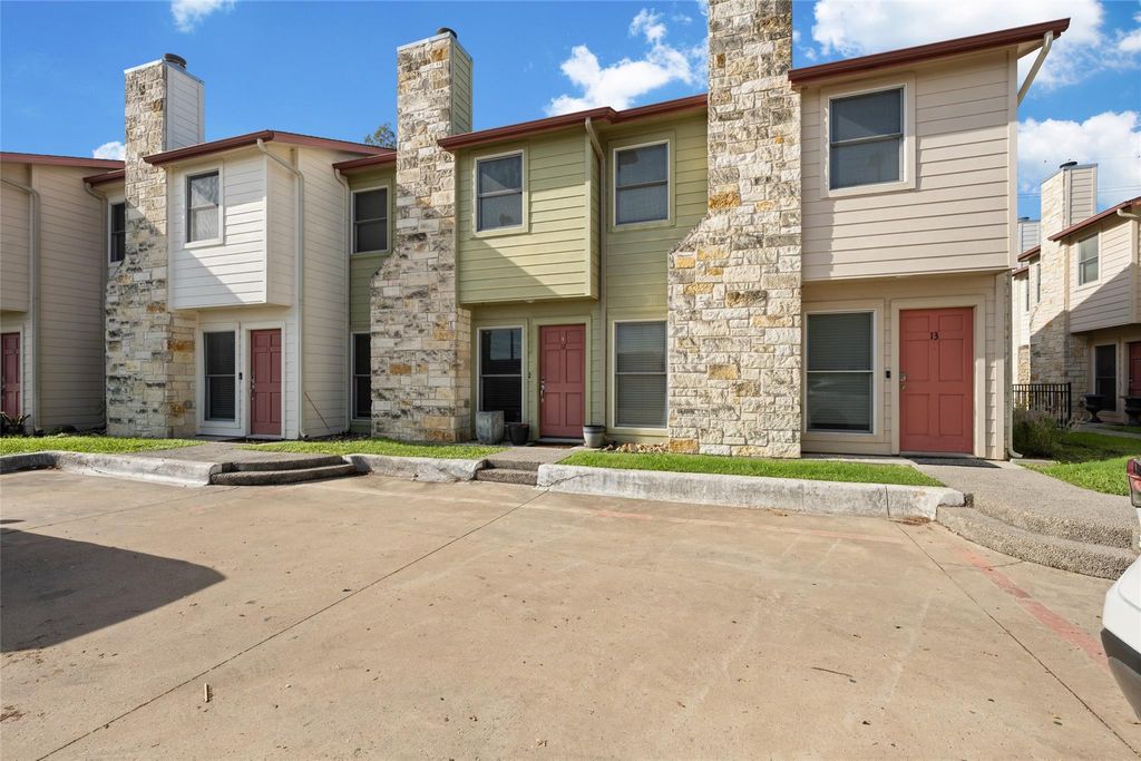6900 E Riverside DR 12, Austin, TX 78741