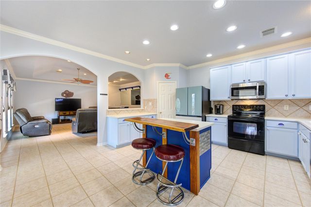 13719 Mutiny Lane, Galveston, TX 77554