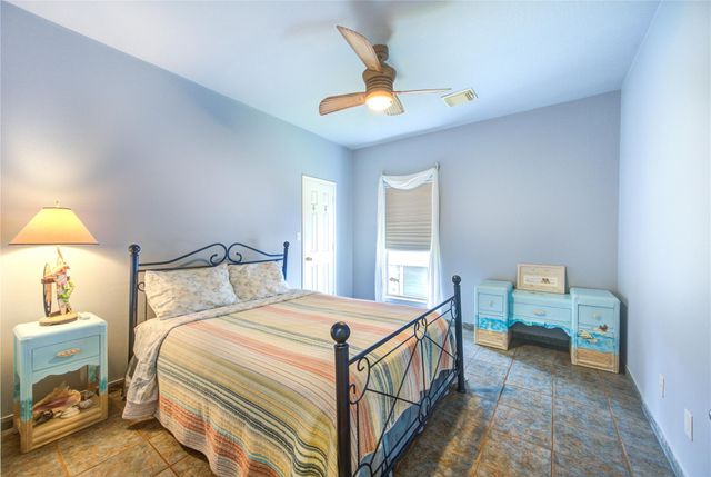 13719 Mutiny Lane, Galveston, TX 77554