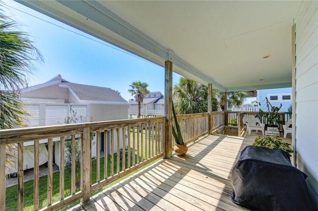 13719 Mutiny Lane, Galveston, TX 77554