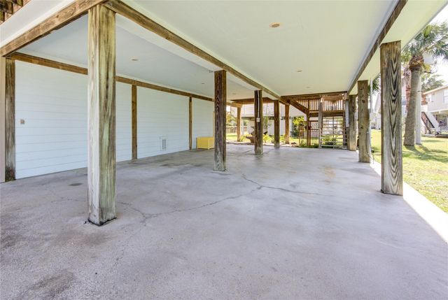 13719 Mutiny Lane, Galveston, TX 77554