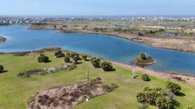 13719 Mutiny Lane, Galveston, TX 77554