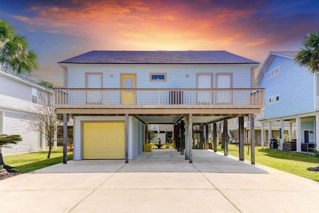 13719 Mutiny Lane, Galveston, TX 77554