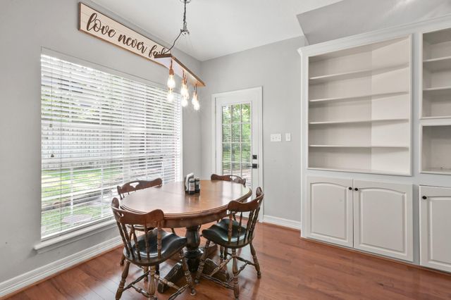 113 Inverness Drive, Montgomery, TX 77356