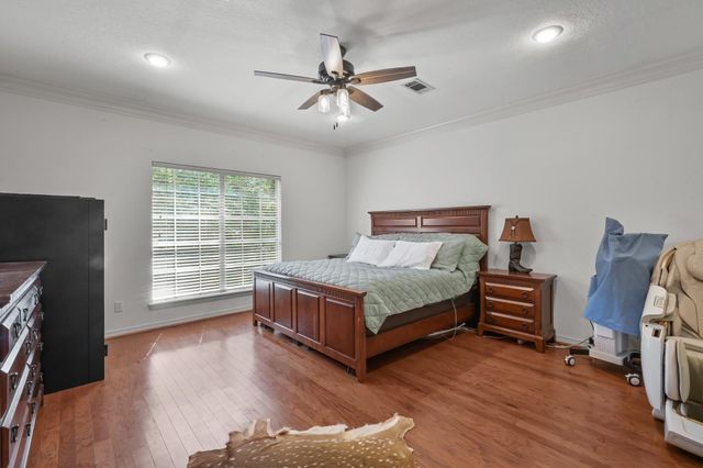 113 Inverness Drive, Montgomery, TX 77356