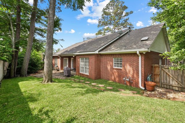 113 Inverness Drive, Montgomery, TX 77356