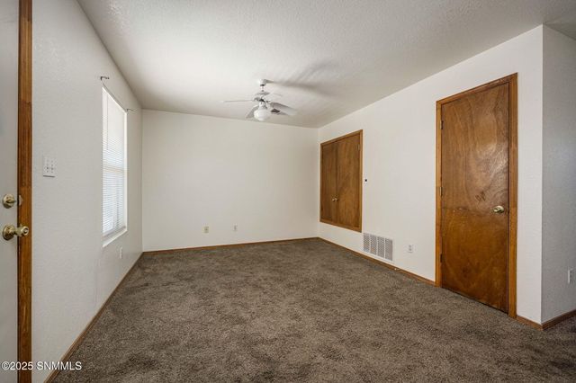 2306 S Espina Street, Las Cruces, NM 88001