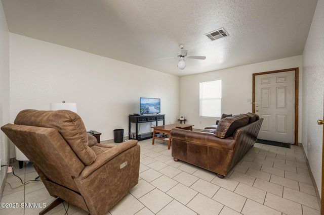 2306 S Espina Street, Las Cruces, NM 88001