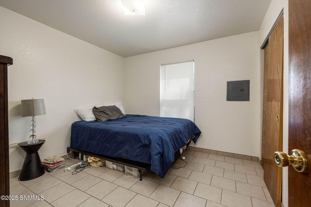 2306 S Espina Street, Las Cruces, NM 88001