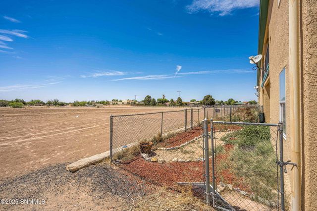 2306 S Espina Street, Las Cruces, NM 88001