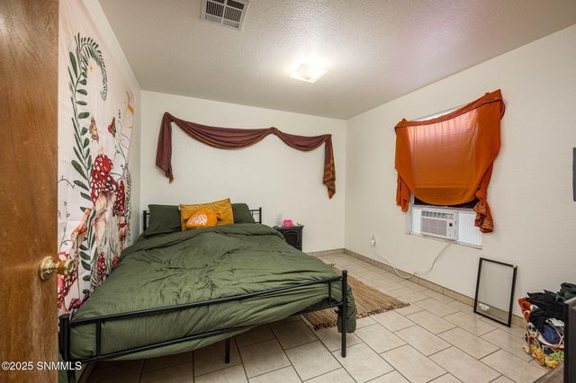 2306 S Espina Street, Las Cruces, NM 88001