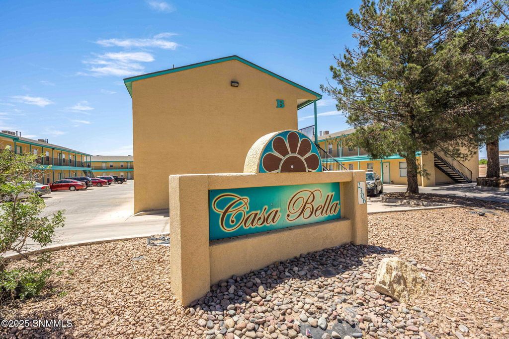 2306 S Espina Street, Las Cruces, NM 88001