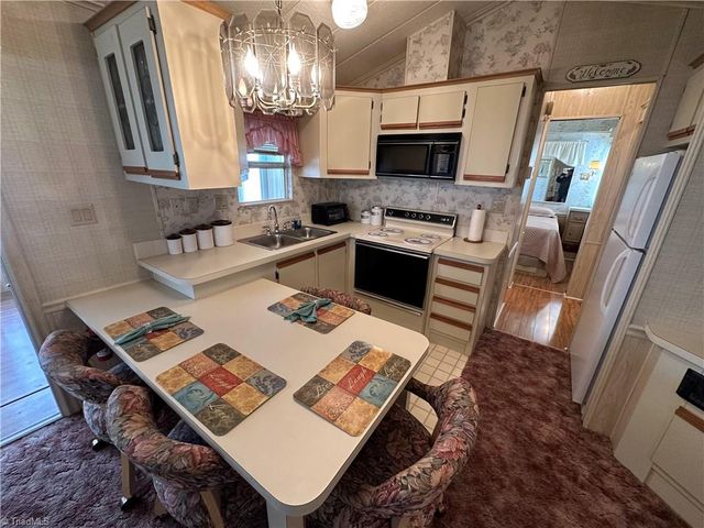 182 Marina Drive, New London, NC 28127