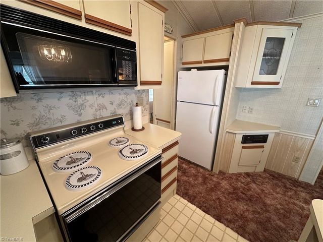 182 Marina Drive, New London, NC 28127